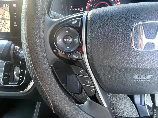 ホンダ オデッセイ アブソルート 島根県 2015(平27)年 7.2万km ホワイトオーキッドパール 純正ＳＤナビ・フルセグTV/ＤＶＤ再生・Ｂｌｕｅｔｏｏｔｈ　/純正フリップダウンモニター　/バックカメラ/ビルトインＥＴＣ　/両側パワースライドドア　/アダプティブクルーズコントロール　/衝突軽減ブレーキ　/レーンアシスト　/純正LEDヘッドライト/純正アルミホイール/純正フロアマット