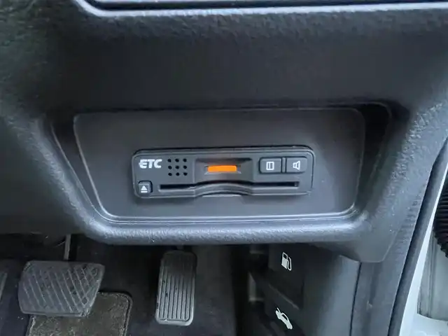 ホンダ オデッセイ アブソルート 島根県 2015(平27)年 7.2万km ホワイトオーキッドパール 純正ＳＤナビ・フルセグTV/ＤＶＤ再生・Ｂｌｕｅｔｏｏｔｈ　/純正フリップダウンモニター　/バックカメラ/ビルトインＥＴＣ　/両側パワースライドドア　/アダプティブクルーズコントロール　/衝突軽減ブレーキ　/レーンアシスト　/純正LEDヘッドライト/純正アルミホイール/純正フロアマット