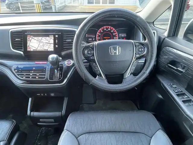 ホンダ オデッセイ アブソルート 島根県 2015(平27)年 7.2万km ホワイトオーキッドパール 純正ＳＤナビ・フルセグTV/ＤＶＤ再生・Ｂｌｕｅｔｏｏｔｈ　/純正フリップダウンモニター　/バックカメラ/ビルトインＥＴＣ　/両側パワースライドドア　/アダプティブクルーズコントロール　/衝突軽減ブレーキ　/レーンアシスト　/純正LEDヘッドライト/純正アルミホイール/純正フロアマット