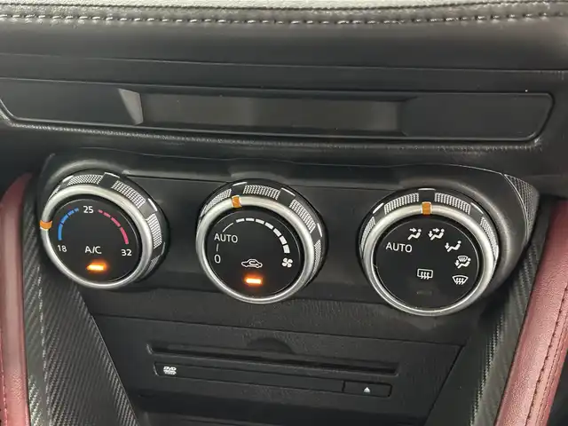 マツダ ＣＸ－３ XD ツーリング 大阪府 2015(平27)年 4.3万km クリスタルホワイトパールマイカ 黒革シート 純正ナビ(フルセグ/DVD再生/Bluetooth) Bカメラ ETC 衝突軽減 クルコン BSM アイドリングストップ オートライト スマートキー プッシュスタート ドラレコ