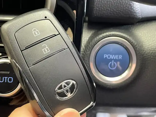 トヨタ アクア X 岩手県 2022(令4)年 3.2万km クリアベージュメタリック ４WD/寒冷地仕様/クルーズコントロール/レーンアシスト/バックカメラ/純正ナビ（Bluetooth USB フルセグ AppleCarPlay AndroidAuto）/アイドリングストップ/AC100V1500W/車両接近通報装置/横滑り防止装置/LEDヘッドライト/オートハイビーム/社外１５インチアルミホイール/ステアリングスイッチ/ヘッドライトレベライザー/スペアキー