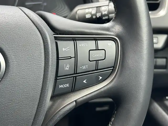 レクサス ＵＸ 250h バージョンC 静岡県 2019(平31)年 2.2万km ソニッククォーツ 純正メーカーナビ/・フルセグ/CD/Bluetooth/USB/バックカメラ/ビルトインETC2.0/クルーズコントロール追従有/パワーバックドア/ハーフレザーシート/革巻きステアリング/・ステアリングスイッチ/パワーシートD/N/シートヒーターD/N/電動パーキングブレーキ/ステアリングヒーター/オートライト/スマートキー/・プッシュスタート/LEDヘッドライト/・フォグランプ/電動格納ミラー/ウインカーミラー/純正アルミホイール/純正フロアマット/純正ドアバイザー