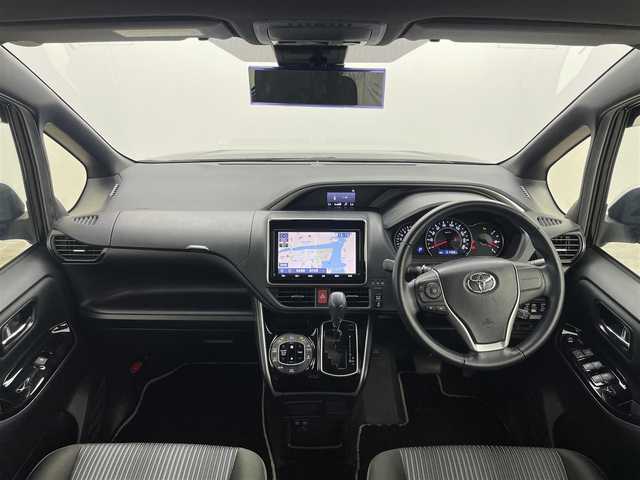 トヨタ ヴォクシー ZS 煌Ⅱ 岡山県 2020(令2)年 5.2万km ブラック 純正９インチナビ/【Bluetooth/フルセグTV/CD/DVD】/１２．１インチフリップダウンモニター/TVキャンセラー/セーフティセンスC/　・プリクラッシュセーフティ/　・レーンディパーチャーアラート/　・オートマチックハイビーム/ビルトインＥＴＣ/ＬＥＤヘッドライト＆LＥＤフォグランプ/クルーズコントロール/バックカメラ/両側電動スライドドア/コーナーセンサー（前後）/ＩＳＯＦＩＸ/後席サンシェイド/ステアリングスイッチ/チルトステアリング/シートリフター/シートバックテーブル/新車保証書/取扱説明書/スペアキー×1