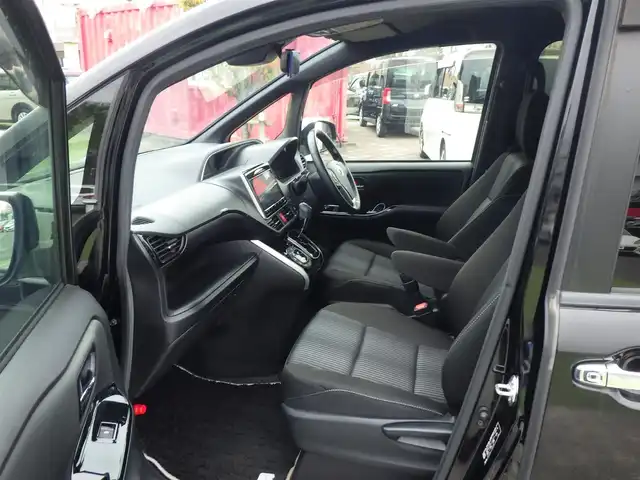 トヨタ ヴォクシー ZS 煌Ⅱ 千葉県 2020(令2)年 5.2万km ブラック Toyota Safety Sense/・プリクラッシュセーフティ/・レーンディパーチャーアラート/・オートハイビーム/クルーズコントロール/両側パワースライドドア/純正SDナビ/地デジTV/【DVD/CD再生機能　Bluetooth接続】/バックカメラ/フリップダウンモニター（V12T-R68C）/革巻きステアリング/ステアリングスイッチ/ETC/LEDヘッドライト/フォグライト/ウインカーミラー/クリアランスソナー/純正16インチアルミホイル/スマートキー