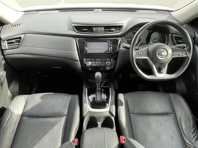日産 エクストレイル ハイブリッド 20X 鳥取県 2018(平30)年 5.6万km ブリリアントホワイトパール ４・Ｗ・Ｄ/純正ナビ/フルセグ/ＤＶＤ/ＣＤ/ＢＴ/アラウンドビューモニター/ＥＴＣ/エマージェンシーブレーキ/インテリジェントルームミラー/インテリジェントキー/パワーバックドア/４WD切替スイッチ/合皮レザーシート/LEDヘッドライト/フォグライト/純正１７インチアルミホイール/フロアマット/ドアバイザー