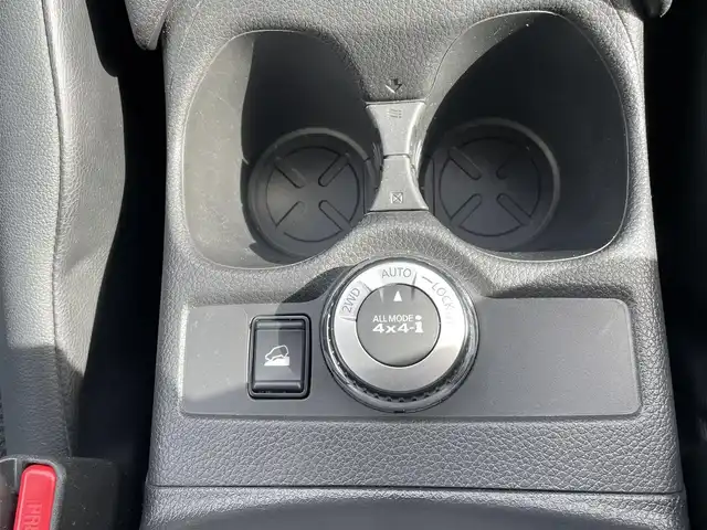 日産 エクストレイル ハイブリッド 20X 鳥取県 2018(平30)年 5.6万km ブリリアントホワイトパール ４・Ｗ・Ｄ/純正ナビ/フルセグ/ＤＶＤ/ＣＤ/ＢＴ/アラウンドビューモニター/ＥＴＣ/エマージェンシーブレーキ/インテリジェントルームミラー/インテリジェントキー/パワーバックドア/４WD切替スイッチ/合皮レザーシート/LEDヘッドライト/フォグライト/純正１７インチアルミホイール/フロアマット/ドアバイザー