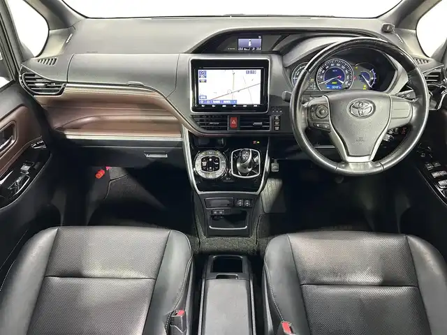 トヨタ エスクァイア ハイブリッド Gi 大阪府 2019(平31)年 5.1万km ブラック 黒革シート　純正９ｉｎｃナビＴＶ　Ｂカメラ　フリップダウンモニター　クルーズコントロール　衝突軽減Ｂ　レーンアシスト　両側パワースライドドア　シートヒーター　ＬＥＤライト　クリアランスソナー　ドラレコ