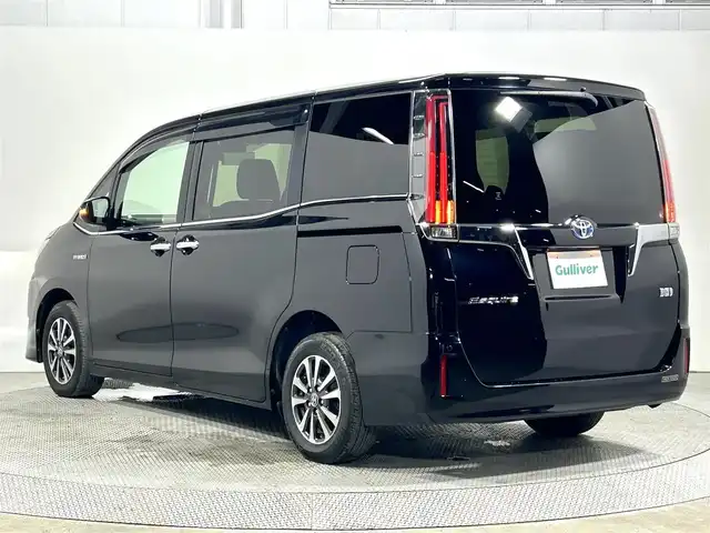 トヨタ エスクァイア ハイブリッド Gi 大阪府 2019(平31)年 5.1万km ブラック 黒革シート　純正９ｉｎｃナビＴＶ　Ｂカメラ　フリップダウンモニター　クルーズコントロール　衝突軽減Ｂ　レーンアシスト　両側パワースライドドア　シートヒーター　ＬＥＤライト　クリアランスソナー　ドラレコ