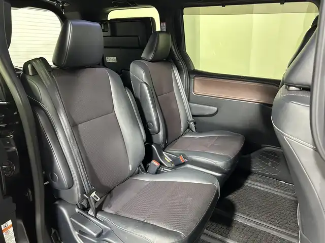 トヨタ エスクァイア ハイブリッド Gi 大阪府 2019(平31)年 5.1万km ブラック 黒革シート　純正９ｉｎｃナビＴＶ　Ｂカメラ　フリップダウンモニター　クルーズコントロール　衝突軽減Ｂ　レーンアシスト　両側パワースライドドア　シートヒーター　ＬＥＤライト　クリアランスソナー　ドラレコ