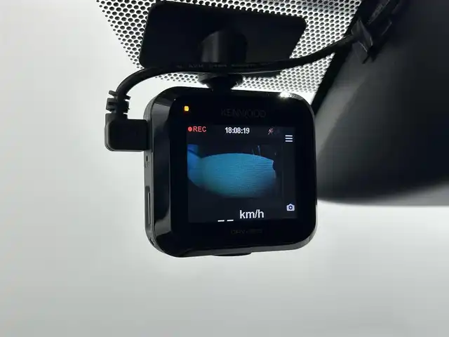 トヨタ エスクァイア ハイブリッド Gi 大阪府 2019(平31)年 5.1万km ブラック 黒革シート　純正９ｉｎｃナビＴＶ　Ｂカメラ　フリップダウンモニター　クルーズコントロール　衝突軽減Ｂ　レーンアシスト　両側パワースライドドア　シートヒーター　ＬＥＤライト　クリアランスソナー　ドラレコ