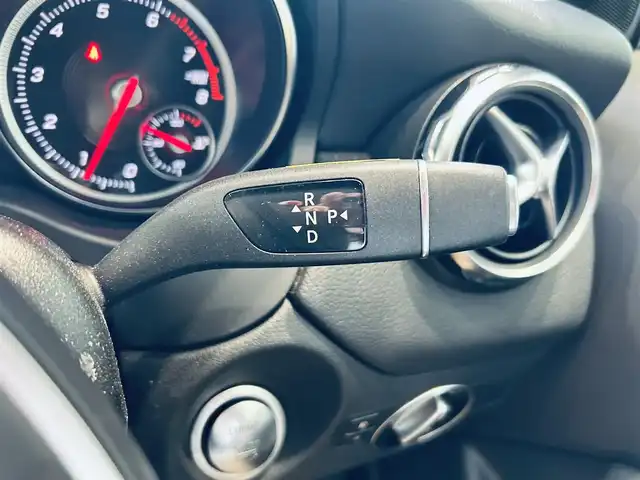 メルセデス・ベンツ ＧＬＡ２２０ 4マチック 大阪府 2017(平29)年 4.2万km マウンテングレー レーダーセーフティP/純正ナビ/TV/バックカメラ/applecarplay/ACC/純正18インチAW/LEDヘッドライト/電動リアゲート/クリアランスソナー/ブラインドスポット/黒革/シートヒーター/パドルシフト/ルーフレール/スマートキー/ETC/ドラレコ