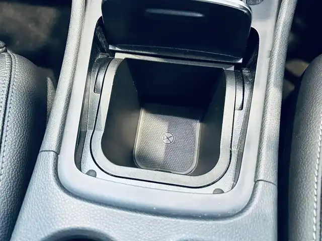 メルセデス・ベンツ ＧＬＡ２２０ 4マチック 大阪府 2017(平29)年 4.2万km マウンテングレー レーダーセーフティP/純正ナビ/TV/バックカメラ/applecarplay/ACC/純正18インチAW/LEDヘッドライト/電動リアゲート/クリアランスソナー/ブラインドスポット/黒革/シートヒーター/パドルシフト/ルーフレール/スマートキー/ETC/ドラレコ