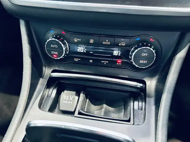 メルセデス・ベンツ ＧＬＡ２２０ 4マチック 大阪府 2017(平29)年 4.2万km マウンテングレー レーダーセーフティP/純正ナビ/TV/バックカメラ/applecarplay/ACC/純正18インチAW/LEDヘッドライト/電動リアゲート/クリアランスソナー/ブラインドスポット/黒革/シートヒーター/パドルシフト/ルーフレール/スマートキー/ETC/ドラレコ