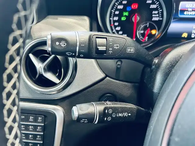 メルセデス・ベンツ ＧＬＡ２２０ 4マチック 大阪府 2017(平29)年 4.2万km マウンテングレー レーダーセーフティP/純正ナビ/TV/バックカメラ/applecarplay/ACC/純正18インチAW/LEDヘッドライト/電動リアゲート/クリアランスソナー/ブラインドスポット/黒革/シートヒーター/パドルシフト/ルーフレール/スマートキー/ETC/ドラレコ