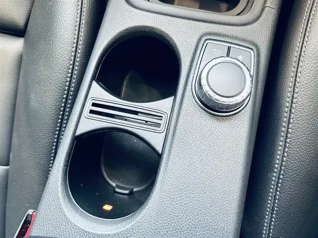 メルセデス・ベンツ ＧＬＡ２２０ 4マチック 大阪府 2017(平29)年 4.2万km マウンテングレー レーダーセーフティP/純正ナビ/TV/バックカメラ/applecarplay/ACC/純正18インチAW/LEDヘッドライト/電動リアゲート/クリアランスソナー/ブラインドスポット/黒革/シートヒーター/パドルシフト/ルーフレール/スマートキー/ETC/ドラレコ