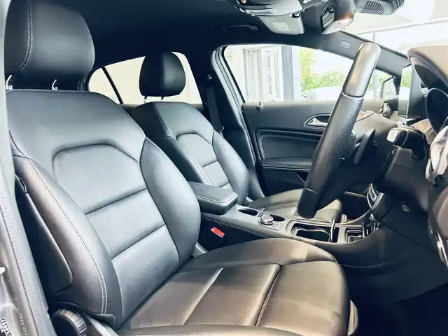 メルセデス・ベンツ ＧＬＡ２２０ 4マチック 大阪府 2017(平29)年 4.2万km マウンテングレー レーダーセーフティP/純正ナビ/TV/バックカメラ/applecarplay/ACC/純正18インチAW/LEDヘッドライト/電動リアゲート/クリアランスソナー/ブラインドスポット/黒革/シートヒーター/パドルシフト/ルーフレール/スマートキー/ETC/ドラレコ