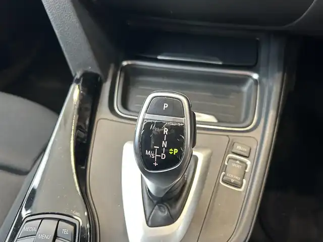 ＢＭＷ ３２０ｄ スポーツ 大阪府 2015(平27)年 11.5万km 白 純正ナビ/バックカメラ/パワーシート/Dシートメモリ/クリアランスソナー/社外16インチAW/純正AW有/ACC