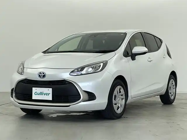 トヨタ アクア G 群馬県 2021(令3)年 6万km プラチナホワイトパールマイカ 純正7インチディスプレイオーディオ/・AM/FM/USB/Bluetooth/AppleCarPlay/AndroidAuto/バックカメラ/トヨタセーフティセンス/・プリクラッシュセーフティシステム/・レーントレーシングアシスト/・オートマチックハイビーム/・レーダークルーズコントロール(全車速追従機能付)/先行車発進告知機能/ロードサインアシスト/パーキングサポートブレーキ/前方ドライブレコーダー/AC100V電源/プッシュスタート/スマートキー