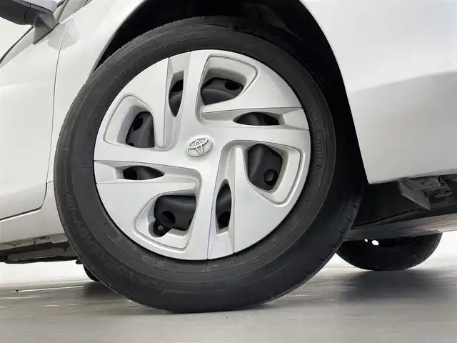 トヨタ アクア G 群馬県 2021(令3)年 6万km プラチナホワイトパールマイカ 純正7インチディスプレイオーディオ/・AM/FM/USB/Bluetooth/AppleCarPlay/AndroidAuto/バックカメラ/トヨタセーフティセンス/・プリクラッシュセーフティシステム/・レーントレーシングアシスト/・オートマチックハイビーム/・レーダークルーズコントロール(全車速追従機能付)/先行車発進告知機能/ロードサインアシスト/パーキングサポートブレーキ/前方ドライブレコーダー/AC100V電源/プッシュスタート/スマートキー