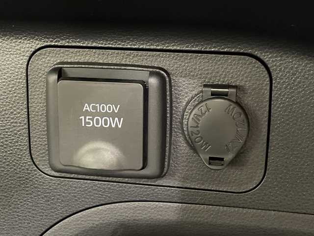 トヨタ ＲＡＶ４ ＰＨＶ ブラックトーン 栃木県 2020(令2)年 1.1万km アティチュードブラックマイカ/ダークブルーマイカメタリック 2トーン 純正ナビ/（Bluetooth/USB/HDMI）/バックカメラ/全方位カメラ/トヨタセーフティセンス/・プリクラッシュセーフティ/・レーントレーシングアシスト/・レーンディパーチャーアラート/・ロードサインアシスト/・レーダークルーズコントロール/・オートマチックハイビーム/・先行車発進アラーム/・プロアクティブドライビングアシスト/・レーンチェンジアシスト/・緊急時操舵支援/コーナーセンサー/ビルトインETC/前後ドライブレコーダー/前席メモリー機能付きパワーシート/前席シートヒーター/前席シートベンチレーション/禁煙車/デジタルインナーミラー/ヘッドアップディスプレイ/LEDヘッドライト/ワイヤレス充電/AC100V電源/充電ケーブルあり/スマートキー/プッシュスタート/ステアリングスイッチ/純正AW/純正フロアマット
