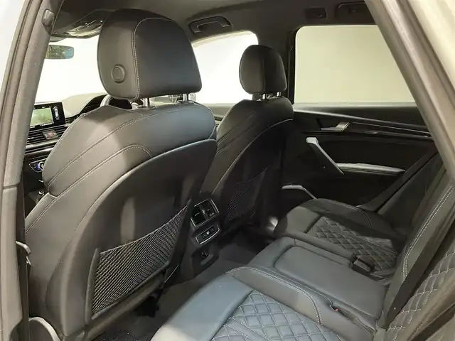 アウディ ＳＱ５ 愛知県 2018(平30)年 3.8万km グレイシアホワイトメタリック マトリクスＬＥＤ　/バーチャルコクピット　/アシスタンスＰＫＧ　/エンブレムブラック　/ＭＭＩナビゲーション　/Ｂｌｕｅｔｏｏｔｈ　/バックカメラ　/アウディプレセンス/ＡＣＣ　/ＬＫＡ　/ＬＤＷ　/ＢＳＭ　/ドライブレコーダー/ETC２．０/プッシュスタート/アイドリングストップ/ウィンカーミラー