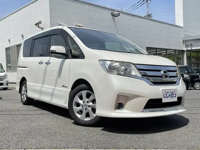 日産 セレナ ハイウェイスター S HV Vセレ 福岡県 2013(平25)年 9.5万km ブリリアントホワイトパール (株)IDOMが運営する【じしゃロン八幡西店】の自社ローン専用車両になります。こちらは現金またはオートローンご利用時の価格です。自社ローンご希望の方は別途その旨お申付け下さい/社外HDDナビ　(AVIC-ZH0007)/【Bluetooth・ワンセグTV・CD・DVD】/バックカメラ/前後ドライブレコーダー　/両側パワースライドドア　/純正アルミホイール/後部座席用モニター　/ＥＴＣ　/クルーズコントロール　/アイドリングストップ　/オートライト　/フォグランプ　