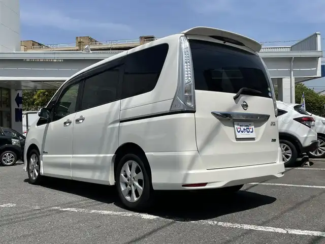 日産 セレナ ハイウェイスター S HV Vセレ 福岡県 2013(平25)年 9.5万km ブリリアントホワイトパール (株)IDOMが運営する【じしゃロン八幡西店】の自社ローン専用車両になります。こちらは現金またはオートローンご利用時の価格です。自社ローンご希望の方は別途その旨お申付け下さい/社外HDDナビ　(AVIC-ZH0007)/【Bluetooth・ワンセグTV・CD・DVD】/バックカメラ/前後ドライブレコーダー　/両側パワースライドドア　/純正アルミホイール/後部座席用モニター　/ＥＴＣ　/クルーズコントロール　/アイドリングストップ　/オートライト　/フォグランプ　