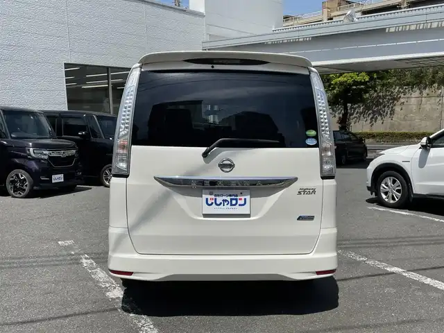 日産 セレナ ハイウェイスター S HV Vセレ 福岡県 2013(平25)年 9.5万km ブリリアントホワイトパール (株)IDOMが運営する【じしゃロン八幡西店】の自社ローン専用車両になります。こちらは現金またはオートローンご利用時の価格です。自社ローンご希望の方は別途その旨お申付け下さい/社外HDDナビ　(AVIC-ZH0007)/【Bluetooth・ワンセグTV・CD・DVD】/バックカメラ/前後ドライブレコーダー　/両側パワースライドドア　/純正アルミホイール/後部座席用モニター　/ＥＴＣ　/クルーズコントロール　/アイドリングストップ　/オートライト　/フォグランプ　