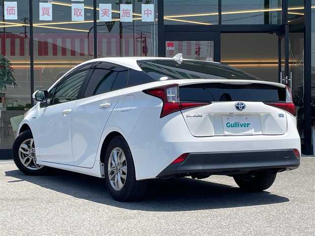 トヨタ プリウス E 兵庫県 2020(令2)年 4.5万km スーパーホワイトⅡ 社外SDナビ/(CD/BT/AM/FM)/ワンセグテレビ/レーダークルーズコントロール/ドアバイザー/プッシュスタート/ETC/オートライト/オートハイビーム/ステアリングスイッチ/純正ホイールキャップ付きサマータイヤ