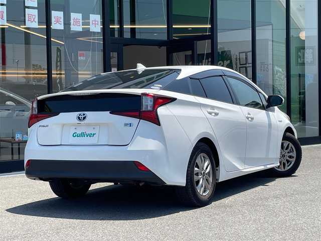 トヨタ プリウス E 兵庫県 2020(令2)年 4.5万km スーパーホワイトⅡ 社外SDナビ/(CD/BT/AM/FM)/ワンセグテレビ/レーダークルーズコントロール/ドアバイザー/プッシュスタート/ETC/オートライト/オートハイビーム/ステアリングスイッチ/純正ホイールキャップ付きサマータイヤ