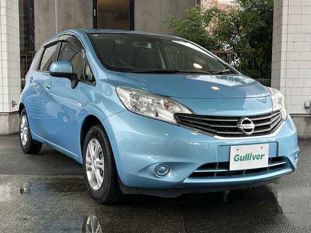 日産 ノート X エマージェンシーブレーキ 京都府 2014(平26)年 4.1万km ソニックブルー 純正ＳＤナビ　/フルセグテレビ　/衝突軽減システム　/車線維持システム　/スマートキー　/ドライブレコーダー　/ＥＴＣ/プッシュスタート　/スタットレスタイヤ　/オートライト　/盗難防止装置/横滑り防止装置/CD/ミュージックプレイヤー接続　/iPod/AUX/Wエアバック/取扱説明書/保証書/記録薄