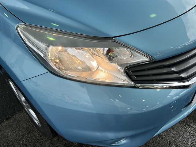 日産 ノート X エマージェンシーブレーキ 京都府 2014(平26)年 4.1万km ソニックブルー 純正ＳＤナビ　/フルセグテレビ　/衝突軽減システム　/車線維持システム　/スマートキー　/ドライブレコーダー　/ＥＴＣ/プッシュスタート　/スタットレスタイヤ　/オートライト　/盗難防止装置/横滑り防止装置/CD/ミュージックプレイヤー接続　/iPod/AUX/Wエアバック/取扱説明書/保証書/記録薄