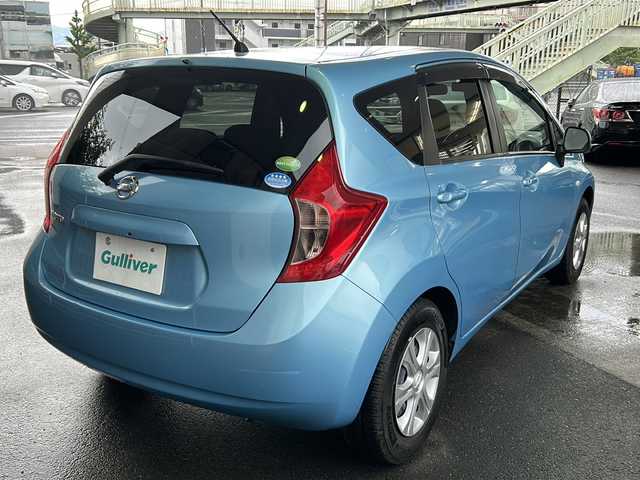 日産 ノート X エマージェンシーブレーキ 京都府 2014(平26)年 4.1万km ソニックブルー 純正ＳＤナビ　/フルセグテレビ　/衝突軽減システム　/車線維持システム　/スマートキー　/ドライブレコーダー　/ＥＴＣ/プッシュスタート　/スタットレスタイヤ　/オートライト　/盗難防止装置/横滑り防止装置/CD/ミュージックプレイヤー接続　/iPod/AUX/Wエアバック/取扱説明書/保証書/記録薄