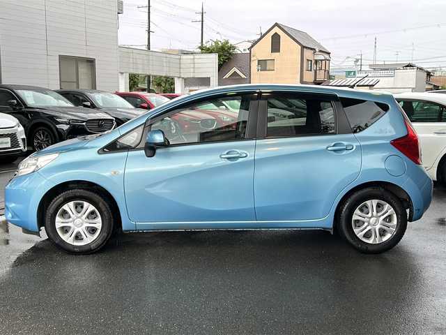 日産 ノート X エマージェンシーブレーキ 京都府 2014(平26)年 4.1万km ソニックブルー 純正ＳＤナビ　/フルセグテレビ　/衝突軽減システム　/車線維持システム　/スマートキー　/ドライブレコーダー　/ＥＴＣ/プッシュスタート　/スタットレスタイヤ　/オートライト　/盗難防止装置/横滑り防止装置/CD/ミュージックプレイヤー接続　/iPod/AUX/Wエアバック/取扱説明書/保証書/記録薄
