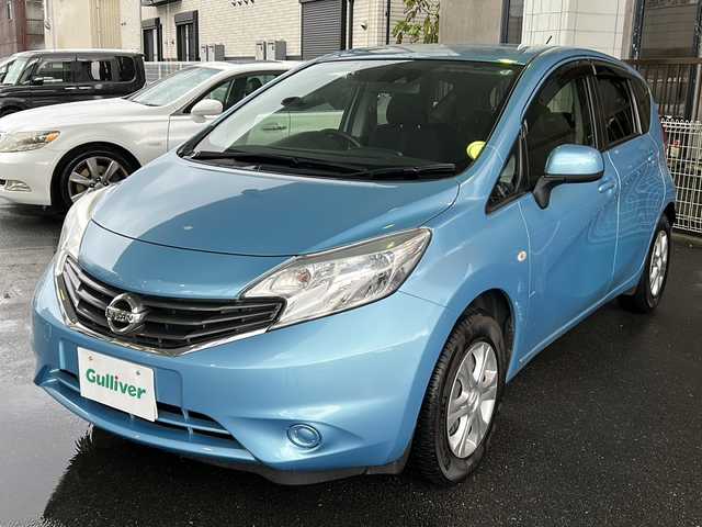 日産 ノート X エマージェンシーブレーキ 京都府 2014(平26)年 4.1万km ソニックブルー 純正ＳＤナビ　/フルセグテレビ　/衝突軽減システム　/車線維持システム　/スマートキー　/ドライブレコーダー　/ＥＴＣ/プッシュスタート　/スタットレスタイヤ　/オートライト　/盗難防止装置/横滑り防止装置/CD/ミュージックプレイヤー接続　/iPod/AUX/Wエアバック/取扱説明書/保証書/記録薄