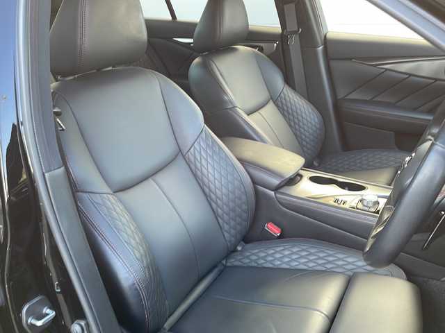 日産 スカイライン 400R 大阪府 2020(令2)年 1.9万km スーパーブラック 全方位カメラ/レーダークルーズコントロール/黒革シート/パドルシフト/シートヒーター/CD/DVD /Bluetooth /フルセグTV /TVキャンセラー/ETC2.0/ドライブレコーダー /純正アルミホイール/衝突軽減システム/横滑り防止装置/オートライト/LEDヘッドライト/ABS