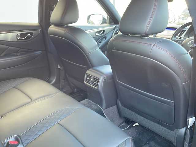 日産 スカイライン 400R 大阪府 2020(令2)年 1.9万km スーパーブラック 全方位カメラ/レーダークルーズコントロール/黒革シート/パドルシフト/シートヒーター/CD/DVD /Bluetooth /フルセグTV /TVキャンセラー/ETC2.0/ドライブレコーダー /純正アルミホイール/衝突軽減システム/横滑り防止装置/オートライト/LEDヘッドライト/ABS