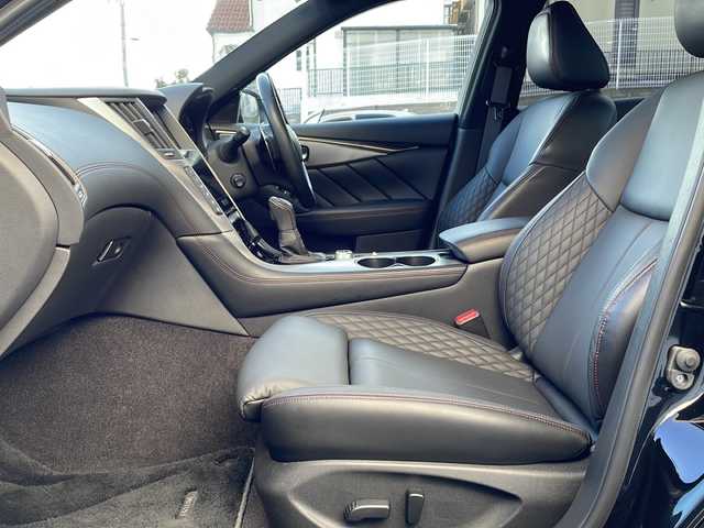 日産 スカイライン 400R 大阪府 2020(令2)年 1.9万km スーパーブラック 全方位カメラ/レーダークルーズコントロール/黒革シート/パドルシフト/シートヒーター/CD/DVD /Bluetooth /フルセグTV /TVキャンセラー/ETC2.0/ドライブレコーダー /純正アルミホイール/衝突軽減システム/横滑り防止装置/オートライト/LEDヘッドライト/ABS