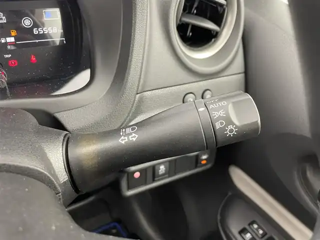 日産 ノート e－パワー X Vセレクション 群馬県 2020(令2)年 6.6万km スーパーブラック 純正ナビ(MM319D-W)/AM/FM/CD/DVD/BT/フルセグ/アラウンドビューモニター/インテリジェントルームミラー/ETC/エマージェンシーブレーキ/車線逸脱警報(LDW)/フロント&バックソナー/踏み間違い衝突防止アシスト/ハイビームアシスト/アイドリングストップ/LEDヘッドライト/スマートキー/プッシュスタート