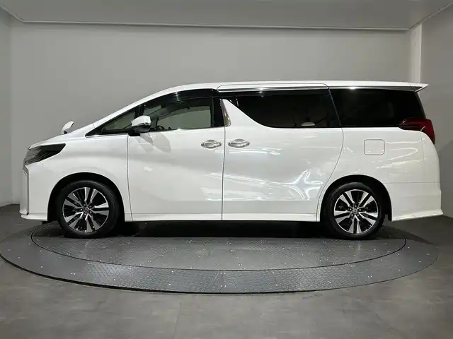 トヨタ アルファード S Cパッケージ 愛媛県 2022(令4)年 2.1万km ホワイトパールクリスタルシャイン ・９型ナビ（フルセグＴＶ・ＢＴ・ＤＶＤ・ＵＳＢ）/・バックカメラ　/・１２．１型後席モニター　/・サンルーフ　/・衝突軽減ブレーキ　/・ＤＮ席シートヒーター　/・ＤＮ席パワーシート　/・ＤＮ席ベンチレーション　/・両側電動ドア/・ステアリングヒーター/・ETC2.0/・オートマチックハイビーム/・デジタルインナーミラー