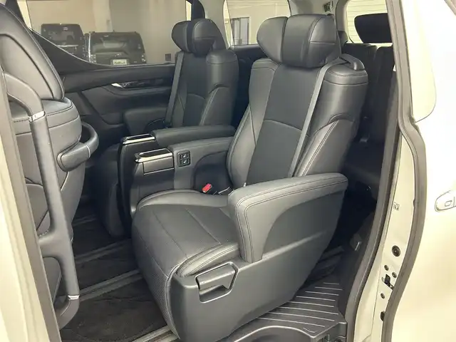 トヨタ アルファード S Cパッケージ 愛媛県 2022(令4)年 2.1万km ホワイトパールクリスタルシャイン ・９型ナビ（フルセグＴＶ・ＢＴ・ＤＶＤ・ＵＳＢ）/・バックカメラ　/・１２．１型後席モニター　/・サンルーフ　/・衝突軽減ブレーキ　/・ＤＮ席シートヒーター　/・ＤＮ席パワーシート　/・ＤＮ席ベンチレーション　/・両側電動ドア/・ステアリングヒーター/・ETC2.0/・オートマチックハイビーム/・デジタルインナーミラー