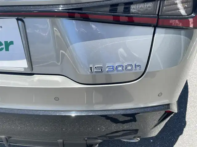 レクサス ＩＳ 300h Fスポーツ 長崎県 2021(令3)年 4.3万km グレー 全方位カメラ/レクサスセーフティーシステム/マークレビンソン/純正ナビ/レザーシート/レーダークルコン/パワーシート/シートヒーター/エアシート/パドルシフト/オートハイビーム/ブラインドスポットモニター/レーンキープアシスト/クリアランスソナー/オートライト/LEDヘッドライト/ステアリングスイッチ
