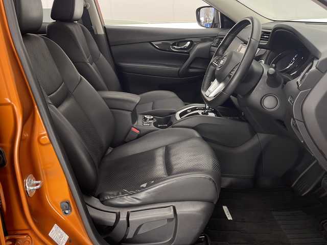 日産 エクストレイル 20X エクストリーマーX 宮崎県 2017(平29)年 3万km プレミアムコロナオレンジ 禁煙車/パートタイム4WD/エマージェンシーブレーキ/純正9型ナビTV/（MM517D-L/CD/DVD/MSV/Bluetooth/フルセグTV)/純正LEDオートライト/純正フォグ/純正18インチアルミ/純正LEDデイライト/純正フロアマット/プロパイロット/アラウンドビューモニター/デジタルインナーミラー/クリアランスソナー/ヒーテッドドアミラー/撥水カプロンシート/全席シートヒーター/パワーバックドア/ルーフレール/デュアルオートエアコン/ETC/インテリジェントキー/プッシュエンジンスタート