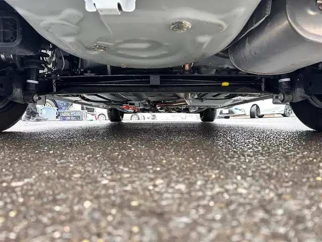 トヨタ シエンタ ハイブリッド ファンベースG セーフティED 宮城県 2020(令2)年 4.2万km ホワイトパールクリスタルシャイン LEDランプパッケージ/・オートレベリング機能付LEDヘッドランプ/・オートライト/・LEDフロントフォグランプ/・レッド加飾付クリアレンズLEDリアコンビネーションランプ/＝＝＝/セーフティセンス/・プリクラッシュセーフティ/・レーンディパーチャーアラート/・オートマチックハイビーム/・先行車発進告知機能/インテリジェントクリアランスソナー/パノラミックビューモニター/純正9インチナビ（NSZT-Y68T）/・CD/DVD/・Bluetooth/・フルセグTV/・SD音楽録音機能/ビルトインETC2.0/ドライブレコーダー/両側パワースライドドア/革巻きステアリング/クルーズコントロール/ステアリングスイッチ/ステアリングヒーター/シートヒーター/電動格納ミラー/純正フロアマット/Wエアバッグ