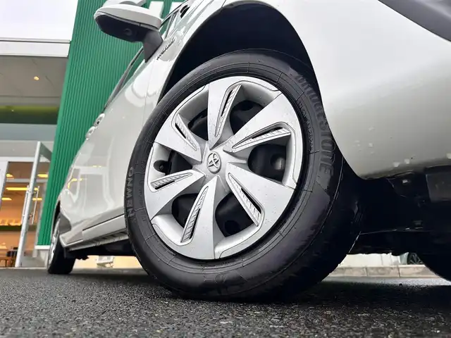 トヨタ シエンタ ハイブリッド ファンベースG セーフティED 宮城県 2020(令2)年 4.2万km ホワイトパールクリスタルシャイン LEDランプパッケージ/・オートレベリング機能付LEDヘッドランプ/・オートライト/・LEDフロントフォグランプ/・レッド加飾付クリアレンズLEDリアコンビネーションランプ/＝＝＝/セーフティセンス/・プリクラッシュセーフティ/・レーンディパーチャーアラート/・オートマチックハイビーム/・先行車発進告知機能/インテリジェントクリアランスソナー/パノラミックビューモニター/純正9インチナビ（NSZT-Y68T）/・CD/DVD/・Bluetooth/・フルセグTV/・SD音楽録音機能/ビルトインETC2.0/ドライブレコーダー/両側パワースライドドア/革巻きステアリング/クルーズコントロール/ステアリングスイッチ/ステアリングヒーター/シートヒーター/電動格納ミラー/純正フロアマット/Wエアバッグ