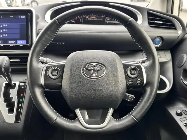 トヨタ シエンタ ハイブリッド ファンベースG セーフティED 宮城県 2020(令2)年 4.2万km ホワイトパールクリスタルシャイン LEDランプパッケージ/・オートレベリング機能付LEDヘッドランプ/・オートライト/・LEDフロントフォグランプ/・レッド加飾付クリアレンズLEDリアコンビネーションランプ/＝＝＝/セーフティセンス/・プリクラッシュセーフティ/・レーンディパーチャーアラート/・オートマチックハイビーム/・先行車発進告知機能/インテリジェントクリアランスソナー/パノラミックビューモニター/純正9インチナビ（NSZT-Y68T）/・CD/DVD/・Bluetooth/・フルセグTV/・SD音楽録音機能/ビルトインETC2.0/ドライブレコーダー/両側パワースライドドア/革巻きステアリング/クルーズコントロール/ステアリングスイッチ/ステアリングヒーター/シートヒーター/電動格納ミラー/純正フロアマット/Wエアバッグ