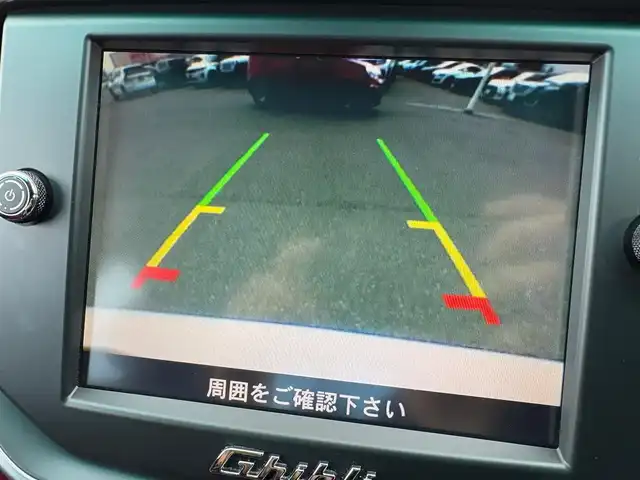 マセラティ ギブリ S 石川県 2016(平28)年 4.7万km 白 純正２０ｉｎｃＡＷ/純正ナビ/フルセグＴＶ/バックカメラ/クリアランスソナー/クルーズコントロール/ＥＢＭ/電動格納ミラー/ブラインドスポットモニター/オートライト/HIDヘッドライト/スカイフックサスペンション/赤革シート/パワーシート/メモリーシート/シートベンチレーション/パドルシフト