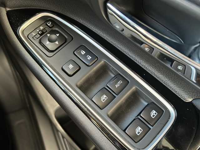 三菱 アウトランダー ＰＨＥＶ G ナビパッケージ 福島県 2018(平30)年 2.2万km チタニウムグレーメタリック 登録時走行距離21/60キロ/ワンオーナー/純正SDナビ/（AM/FM/CD/DVD/BT/フルセグTV）/全周囲モニター/ハーフレザーシート/プリクラッシュ/クリアランスソナー/レーダークルーズコントロール/ブラインドスポットモニター/ステアリングヒーター/シートヒーター/ETC/純正フロアマット/純正AW/充電ケーブル車載
