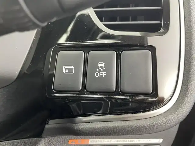 三菱 アウトランダー ＰＨＥＶ G ナビパッケージ 栃木県 2018(平30)年 2.2万km チタニウムグレーメタリック 三菱e-Assist/・衝突被害軽減ブレーキシステム/・誤発進抑制機能(前進時)/・車線逸脱警報システム/・レーダークルーズコントロールシステム/・オートマチックハイビーム/・後側方車両検知警報システム/・レーンチェンジアシスト機能/・後退時車両検知警報システム/ワンオーナー/禁煙車/全方位カメラ/ハーフレザー/シートヒーター/ハンドルヒーター/パワーバックドア/ブラインドスポットモニター/純正ナビ/(CD/DVD/BT/TV/SD)/コーナーセンサー/LEDヘッドライト/フォグライト/オートライト/オートエアコン