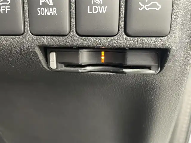 三菱 アウトランダー ＰＨＥＶ G ナビパッケージ 栃木県 2018(平30)年 2.2万km チタニウムグレーメタリック 三菱e-Assist/・衝突被害軽減ブレーキシステム/・誤発進抑制機能(前進時)/・車線逸脱警報システム/・レーダークルーズコントロールシステム/・オートマチックハイビーム/・後側方車両検知警報システム/・レーンチェンジアシスト機能/・後退時車両検知警報システム/ワンオーナー/禁煙車/全方位カメラ/ハーフレザー/シートヒーター/ハンドルヒーター/パワーバックドア/ブラインドスポットモニター/純正ナビ/(CD/DVD/BT/TV/SD)/コーナーセンサー/LEDヘッドライト/フォグライト/オートライト/オートエアコン